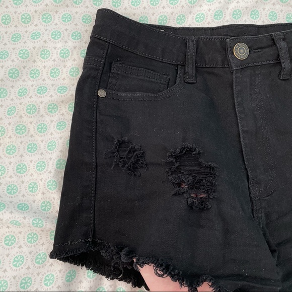 Black High-Waisted Shorts with Frayed Hem - Picture 3 of 12